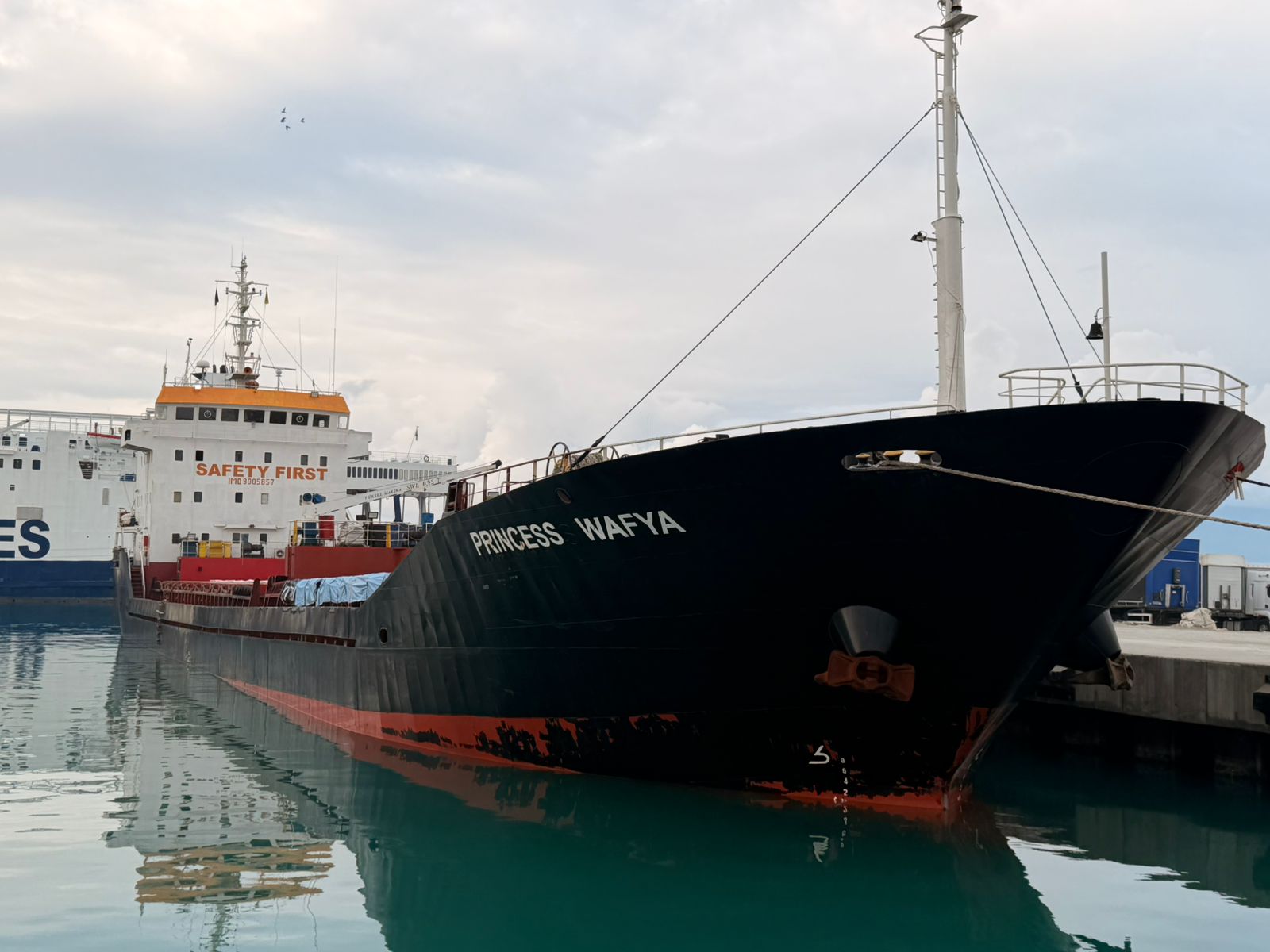Port operations and vessel support